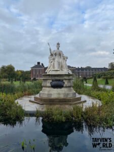 Queen Victoria Statue