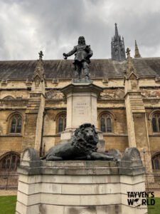 Oliver Cromwell statue